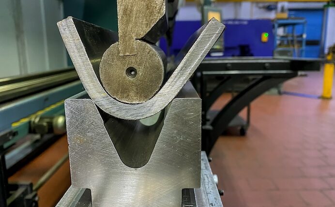 hydraulpressar för plåtbockning