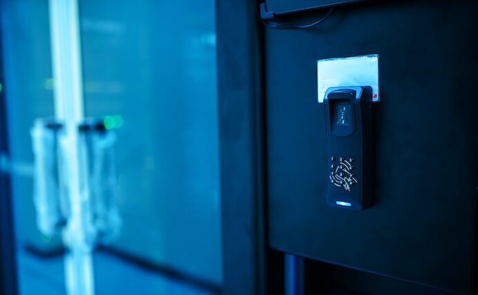 Digitalt dörrlås för industri